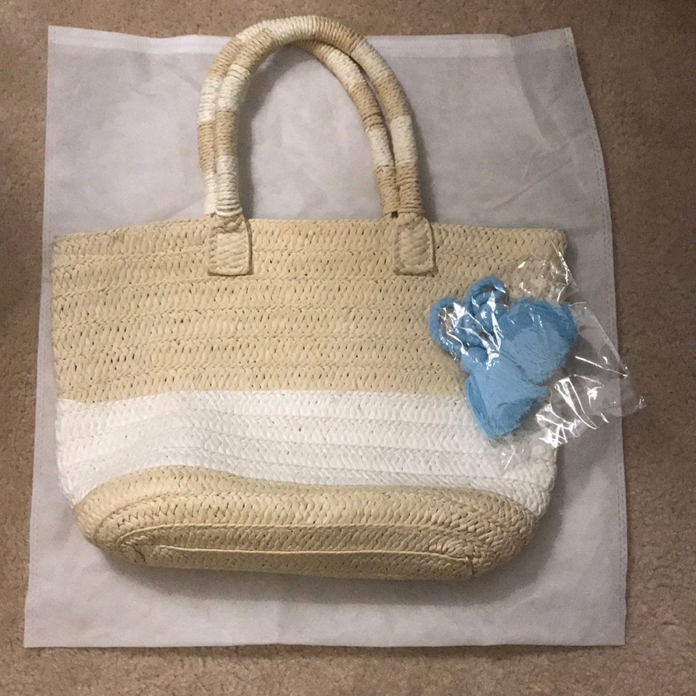 Altru straw bag with tassel